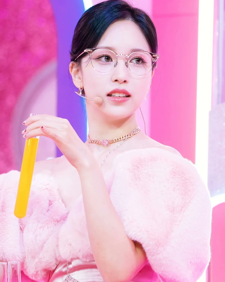MinaParaguay's tweet image. ❤️😍
.
.
.
.
#mina #twice #once
@JYPETWICE
