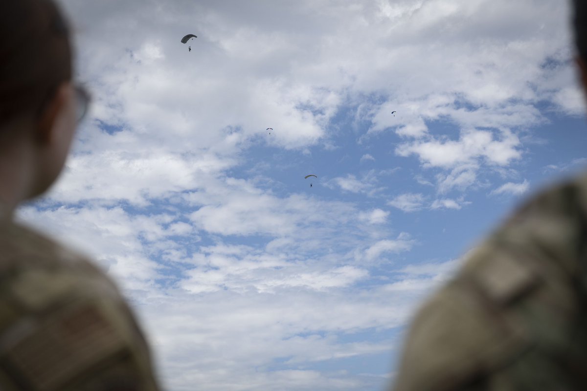 Seymour Johnson AFB (@sjafb) on Twitter photo 4 FW #Airmen & Belgian Air Force (<a href="/BeAirForce/">Belgian Air Force🇧🇪</a>) weather worked side-by-side to make jump operations possible.
The exchange also gave the joint forces the opportunity to trade similarities & differences allowing for more cohesive operations. #partnerships 4 FW #Airmen & Belgian Air Force (<a href="/BeAirForce/">Belgian Air Force🇧🇪</a>) weather worked side-by-side to make jump operations possible.
The exchange also gave the joint forces the opportunity to trade similarities & differences allowing for more cohesive operations. #partnerships
