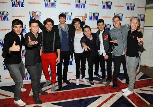 BraydenFlareon's tweet photo. @InvisiblyKaylee @TheCarlosPena @HeffronDrive @jamesmaslow @1LoganHenderson @bigtimerush One week i can't wait and I can't wait for the this single and the album tracklist Witch waves is going to be on the album and possibly a one direction reunion this week I mean what world are we living in right now 😁🎸❤️ https://t.co/V4hFrWK0i6