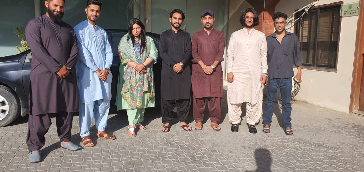 Special Assistant to CM Sindh @AroobaRabbaniPP is meeting #EidMilan with District korangi District Malir & District Keamari party workers and office-bearers at her office today