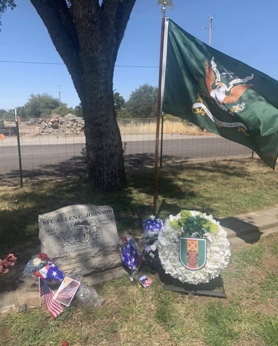 op_hawkeye's tweet photo. 4.26.2005 | SFC Allen Johnson πΊπΈ
#OpHawkeyeRemembers #AllenJohnson #75thRangerRegiment <2> #RLTW #MP #7thSFG #DeOppressoLiber #SOFmedic #SilverStar #BronzeStar #PurpleHeart
π https://t.co/3qVMrZ2zaz
π https://t.co/fIOrtDRvCz
π https://t.co/Yl8um7iVGT https://t.co/eqfAr4FVJW