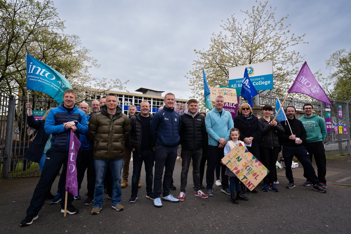 Our teachers came out today to stand up  protect  the future of our education system. The devastating impact of continuous funding cuts impacts all  our children & must be reversed. Proud to be joined on the picket by our past pupil @RonanMcL93 @INTO_NI @NASUWT_NI @NAHTNInews