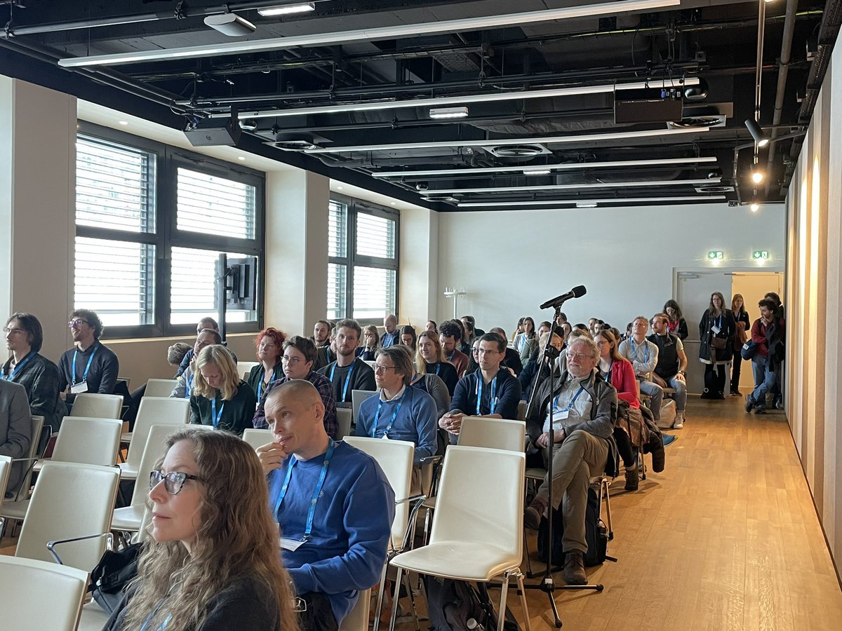 mooney_priscil's tweet photo. Many thanks to all our speakers for the great talks and to our audience for the engaging discussions and helpful suggestions at today’s #EGU23 session on atmosphere-ocean-sea ice interactions. 👏 https://t.co/dsDMmzC0N0
