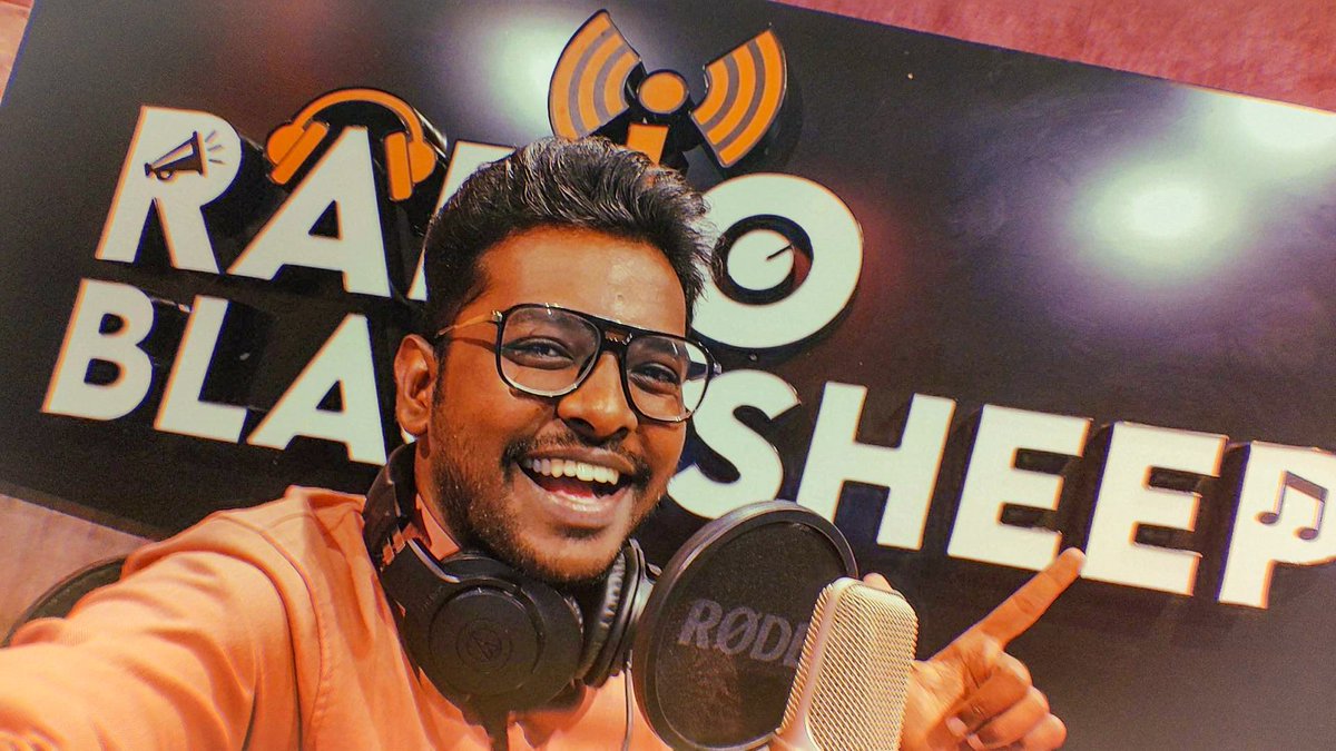 rjarun_akd's tweet photo. #showtime #rjarun #chillax #radioblacksheeptamil #bsvalue #blacksheeptamil https://t.co/z8oiObUgZV
