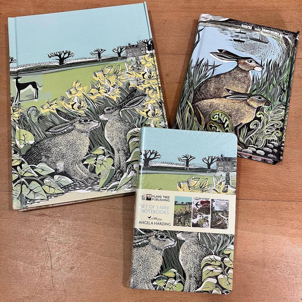 onebrowncow's tweet photo. New arrivals from the very talented artist Angela Harding.

3 new tea towel designs £12.50 each 
 
New notebook designs and sizes, prices from £5.99 - £9.99

#onebrowncowlife #wiltshirelife #wiltshirebusiness #wiltshireliving #shoplocalamesbury #shoploca… https://t.co/aqFnEXbmoR https://t.co/BAR4Q3hT0A