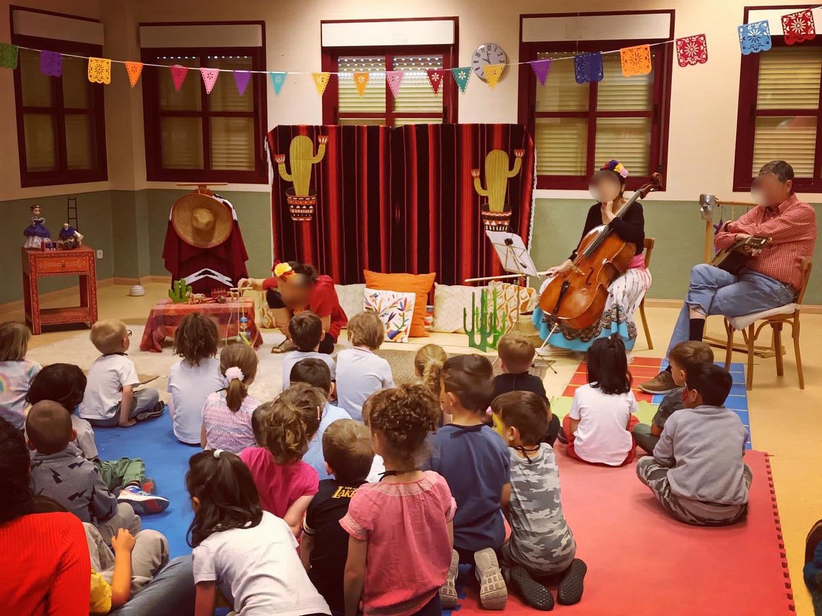 CAntoniorrobles's tweet photo. Talleres de infantil por nuestra “Semana del libro”. #semanadellibro📕 https://t.co/4bLrTz8Avc