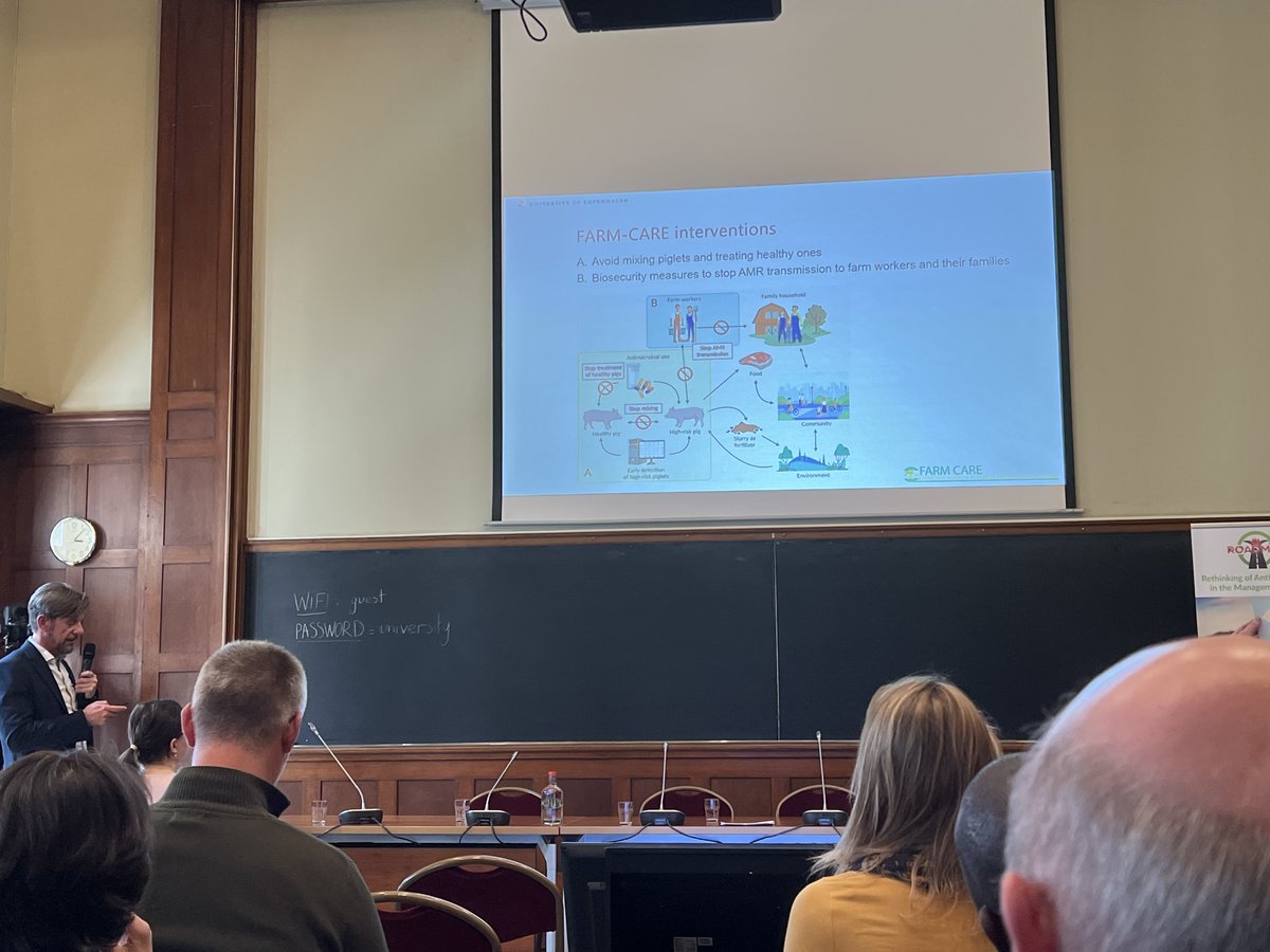 🛡️🦠The ROADMAP project is part of the ArMoR Cluster, a group of 7 EU research projects on reducing #AMU in livestock. Today, Luca Guardabassi (@Grunfio) introduces us the @project_avant, with a special focus on alternatives to veterinarian antimicrobials. 💪🐖
