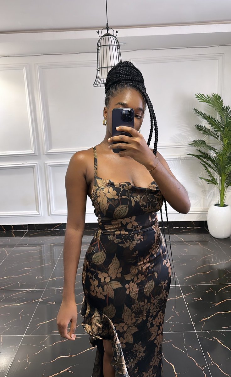 Shopmora_co's tweet photo. KALLEE DRESS ✨
Price : N17000 https://t.co/FgO3n92SNh