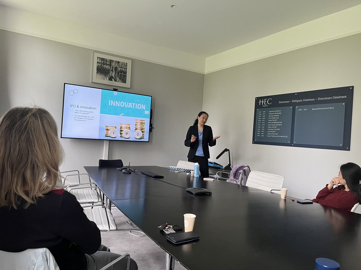 Professor Lynn Wu from the Whatton School is talking about her research on how AI and data analytics mitigate the post-IPO innovation decline. <a href="/lynnwu02/">Lynn Wu</a> #hecparis #AI #DataAnalytics #IPO #innovation