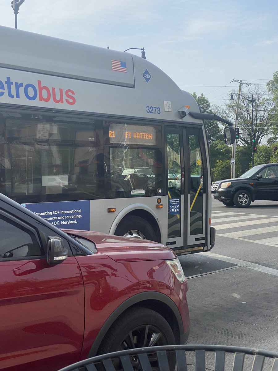 ThatSGLLady's tweet photo. @wmata The driver of 3273 decided it was more important to get in the left lane and wait at a red light than pick up a mother and daughter, myself, and another passenger this morning. Disappointed with the lack of care and professionalism shown to customers. https://t.co/zfabTyGn3p