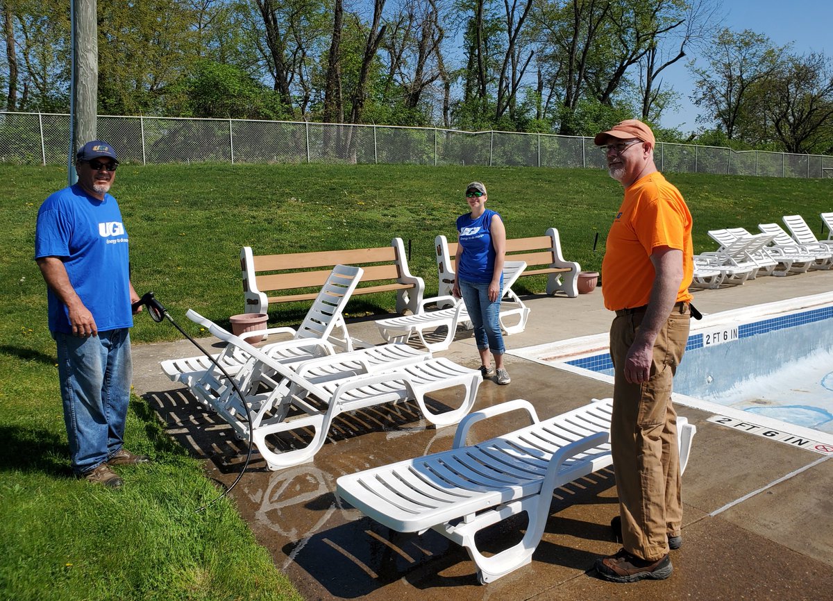 UGI_Utilities's tweet photo. UGI employees from the Southpoint office recently volunteered with the Greater Susquehanna Valley United Way Day of Action at the Selinsgrove Pool, where employees cleaned up to get the facility ready for the summer season! Thank you to everyone who participated! https://t.co/izzNtxNYd4