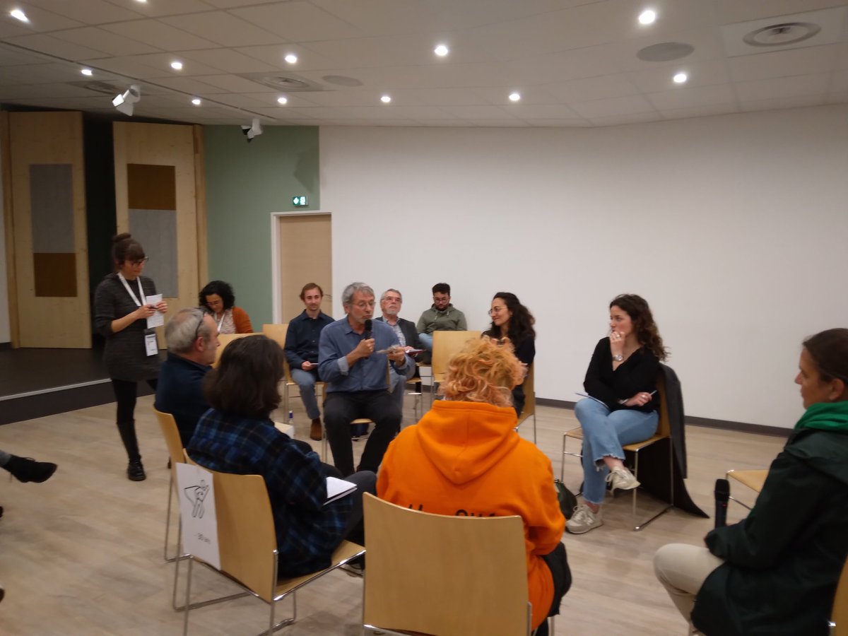 CMinchanBenard's tweet photo. #Écoanxiété : si on en parlait ? Organise par le @c2d_BxMetro
au @capsciences
Table ronde "Notre lieu et nos modes de vie ont-ils un impact sur notre société ? "
#solastalgie #agirmaintenant #bifurquer
@uniscite @BxMetro https://t.co/m8Zw2u9s0n