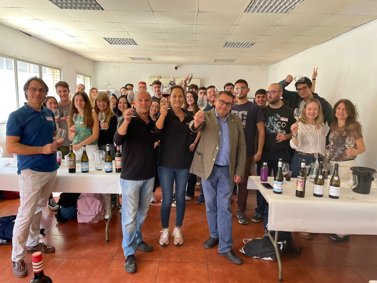 walesska tweet media