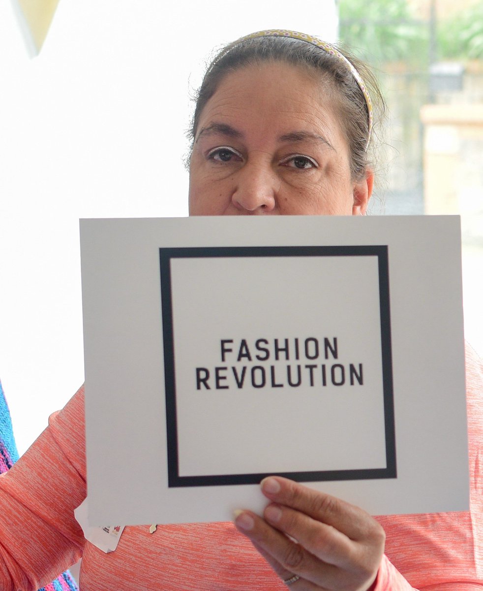 LaBeltranalife's tweet photo. Salario Digno, mejores condiciones laborales, regeneración del biosistema en el mundo de la #moda e industria #textil
No explotación laboral
No explotación infantil
#fashionrevolution #fashionrevolutionweek #fashionrevolutionday  #whomademyclothes #quiénhizomiropa #Colombia https://t.co/WRn8ye8KnF
