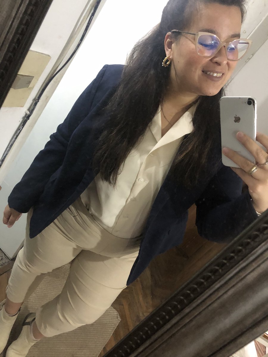 RevetriaKate's tweet photo. Bendito miércoles  #nadiedicenada https://t.co/Lq6ajfE0aV