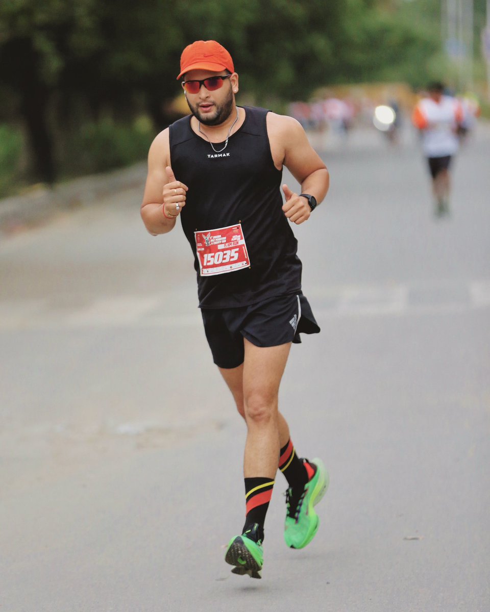 bhanujoshi7's tweet photo. #racedaypictures📸 #1nonlybhanu🏃 #runhappy #marathoner #marathonrunner #running #runners #runner #runningmotivation #runnersofinstagram #runnerscommunity #runnersworld #runners_of_insta #runnerslife #nikerunclub #born2run #runningdata #marathontraining #runningshoes #runrunrun https://t.co/wAiuRVWcjw