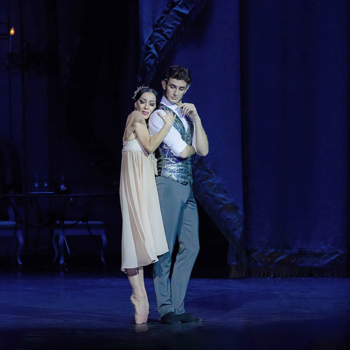 FRANCECONCERT's tweet photo. #Mascarade 

De la passion, du mensonge et du mystère dans ce spectacle .

N'oubliez pas reserver vos billets 👉 https://t.co/bYhRZ4MdpA https://t.co/K95qHQyi3J