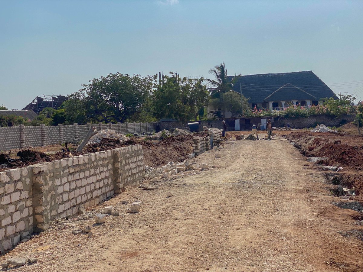 saomba's tweet photo. 50 by 100 beach plot only 180m from Diani Beach selling for 3.5M. Call 0757532572

Pastor Ezekiel Eric Omondi #cult Chakama ranch Kileleshwa JKIA Kamene Goro #depression President Uhuru Kenyata Curved https://t.co/37f43CgA1T