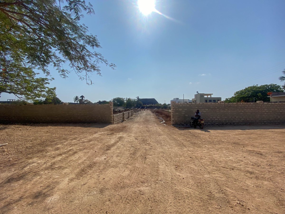 saomba's tweet photo. 50 by 100 beach plot only 180m from Diani Beach selling for 3.5M. Call 0757532572

Pastor Ezekiel Eric Omondi #cult Chakama ranch Kileleshwa JKIA Kamene Goro #depression President Uhuru Kenyata Curved https://t.co/37f43CgA1T
