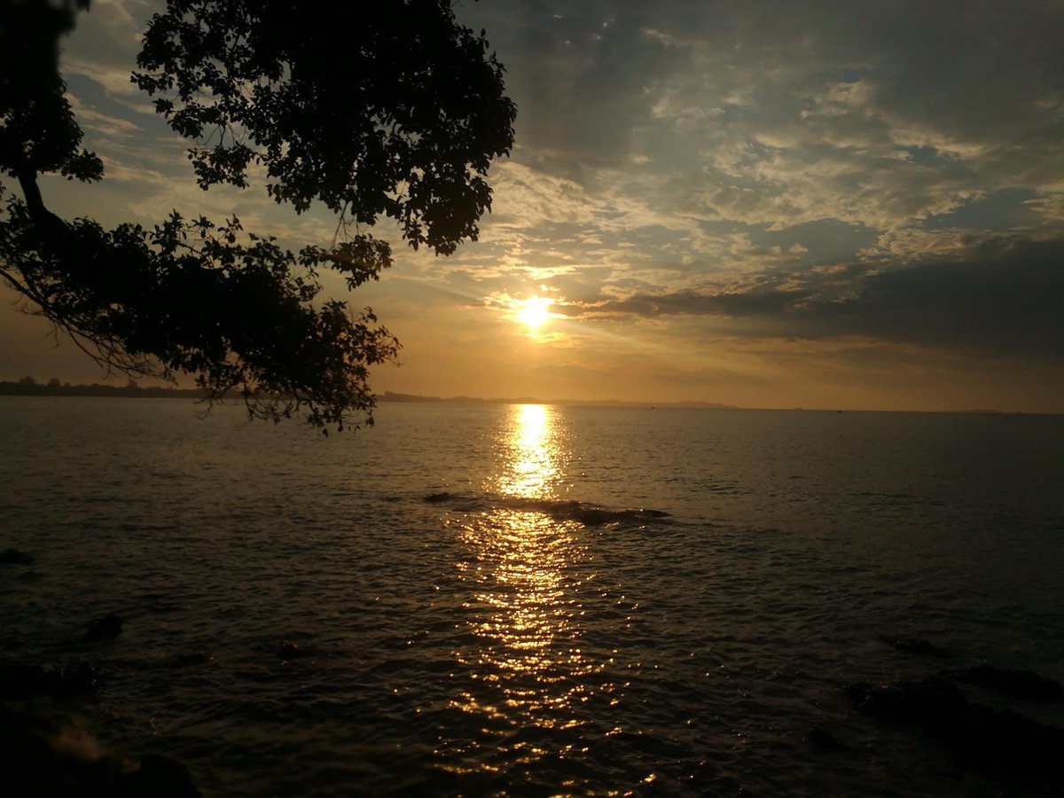 - (@champagne080) on Twitter photo 