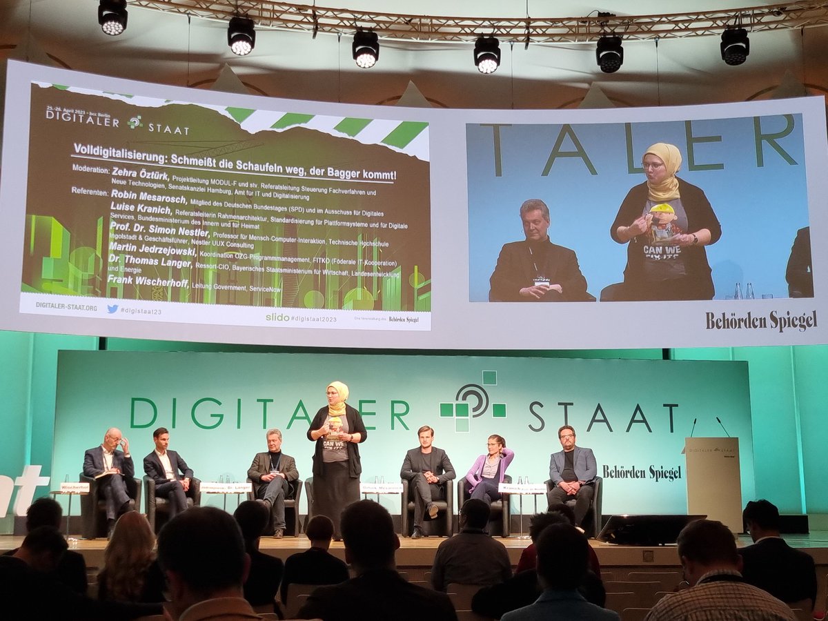 Andreas Antić (@andreas_antic) on Twitter photo Jetzt geht's zur Sache auf dem #digistaat23: Schaufeln weg, die Bagger kommen! Zur #Volldigitalisierung der #öffentlichenVerwaltung diskutieren <a href="/mesarosch/">Robin Mesarosch</a>, <a href="/Luise_Kranich/">Luise Kranich</a>, @ZehraOriginal, <a href="/MartinJowski/">Martin Jedrzejowski</a>, Dr. Thomas Langer und Frank Wischerhoff. Jetzt geht's zur Sache auf dem #digistaat23: Schaufeln weg, die Bagger kommen! Zur #Volldigitalisierung der #öffentlichenVerwaltung diskutieren <a href="/mesarosch/">Robin Mesarosch</a>, <a href="/Luise_Kranich/">Luise Kranich</a>, @ZehraOriginal, <a href="/MartinJowski/">Martin Jedrzejowski</a>, Dr. Thomas Langer und Frank Wischerhoff.