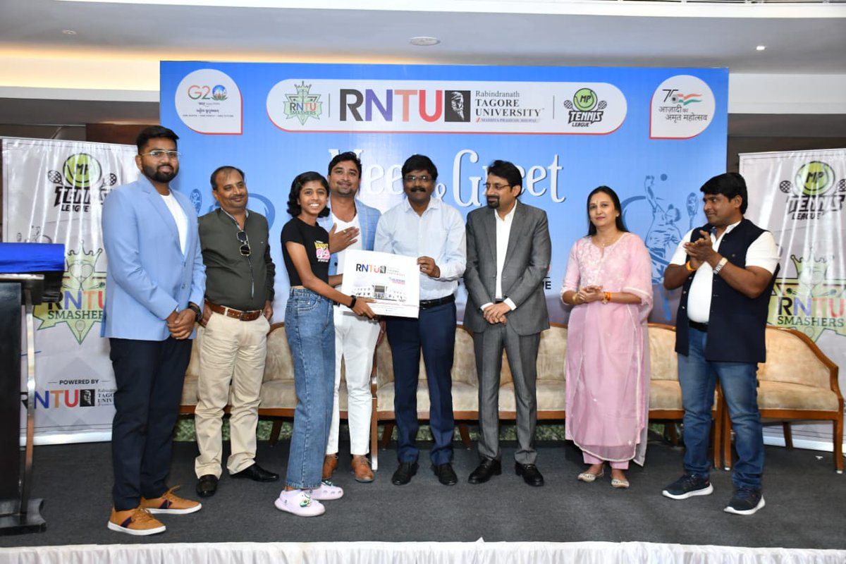RNTUnivBhopal's tweet photo. "RNTU Smashers players and organizing team come together for a memorable Meet & Greet event before the Madhya Pradesh Tennis League (MPTL) at Sayaji Hotel, Indore."
Sharing the glimpses of the event.
#rntu #bhopal #madhyapradesh #smasher #players #MPTL #event #glimpses #Indore https://t.co/7zPn026yQu