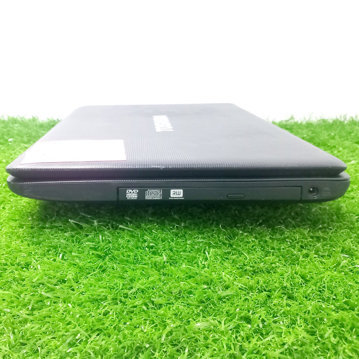 ITZONEELCTRONIC's tweet image. Toshiba Satellite C655 Laptop 
Intel Core 2 Duo Laptop 
4GB Ram 
320GB Storage 
Contact 0326 5974741 
.
#Toshiba #itzoneelectronics #toshibalaptop #Laptop #itzonelaptop #laptopstore #core2duo