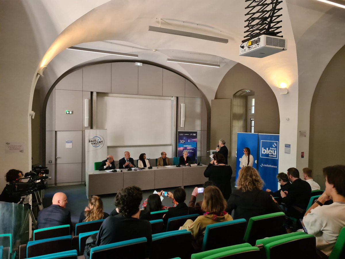 #COPEAM Le numérique est-il un outil au service de la #démocratie ? C'est la question que nous nous sommes posée à l'occasion de la table-ronde "#Journalisme et #médias en #Méditerranée" animée par <a href="/francklidon/">francklidon</a> avec Mohamed Djouldem, Odile Moreau, <a href="/AnnaElaouni/">Fathia Elaouni</a> et Claudio Capone.