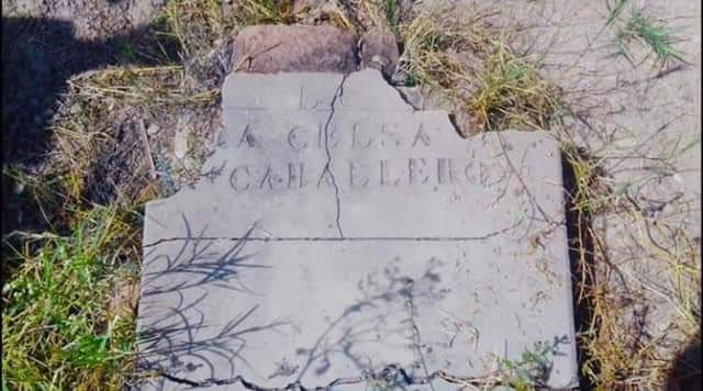 ReidezelM's tweet image. FILOVILLISTAS CONTRA LOS HECHOS 

Francisco Villa ordenó quemar viva a doña Celsa Caballero, de 71 años, quien se dedicaba al comercio de semillas en Ciudad Jiménez, Chihuahua. En el acta de defunción se lee: “[...] el día [14] de diciembre fue aprendida [sic] por la facción…