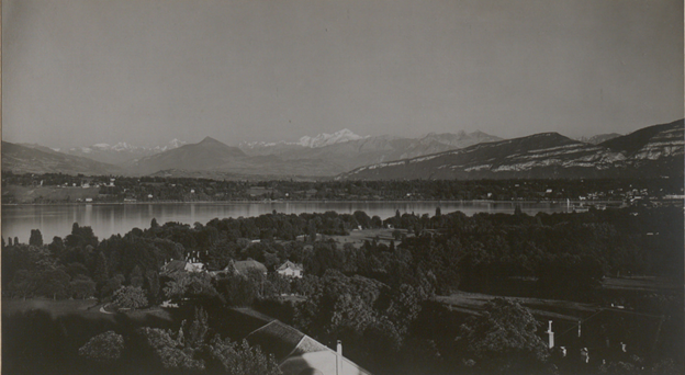 UNOGLibrary's tweet photo. 🤩View of Lake Geneva and the Mont-Blanc in the 1930s from the📸 #LeagueOfNations archives https://t.co/FYZp6xr61Z