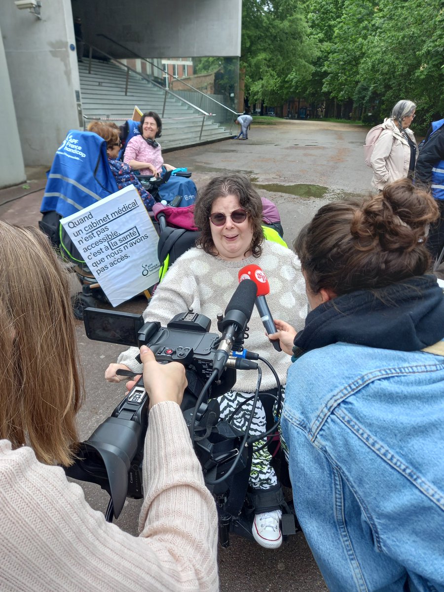 Expliquer, convaincre sans cesse pour que les droits soient respectés. Les acteurs <a href="/apfhandicapOcc/">APF France handicap Occitanie</a>  expliquent leurs revendications aux journalistes
#AuPiedDuMur