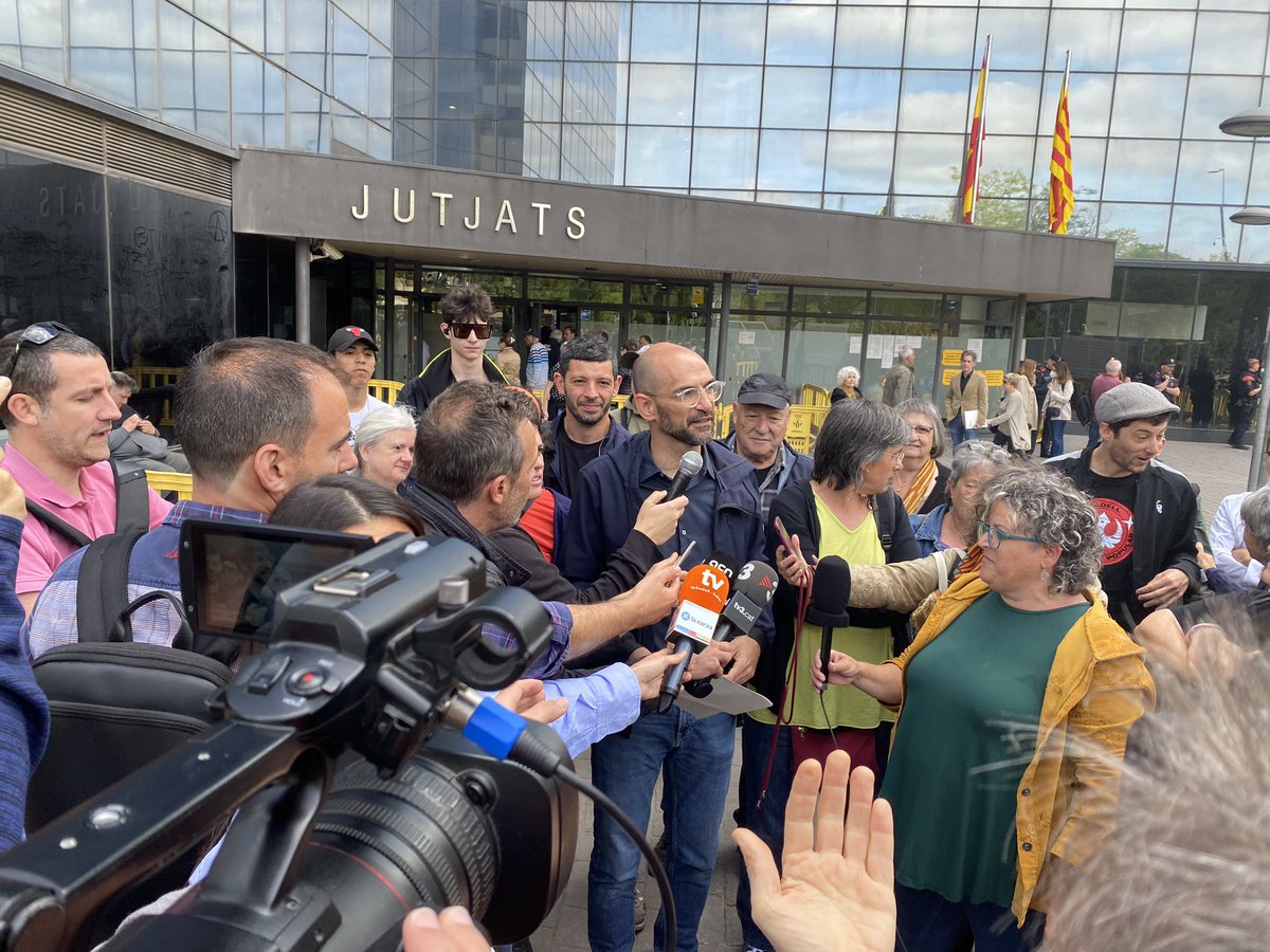RecuperemElNord's tweet photo. Avui l'exalcalde @mserracant ens recorda el significat de què va ser l'1-O i ens recorda que la repressió no s'atura.
#ProuRepressió #1O https://t.co/8cKiY57FtC