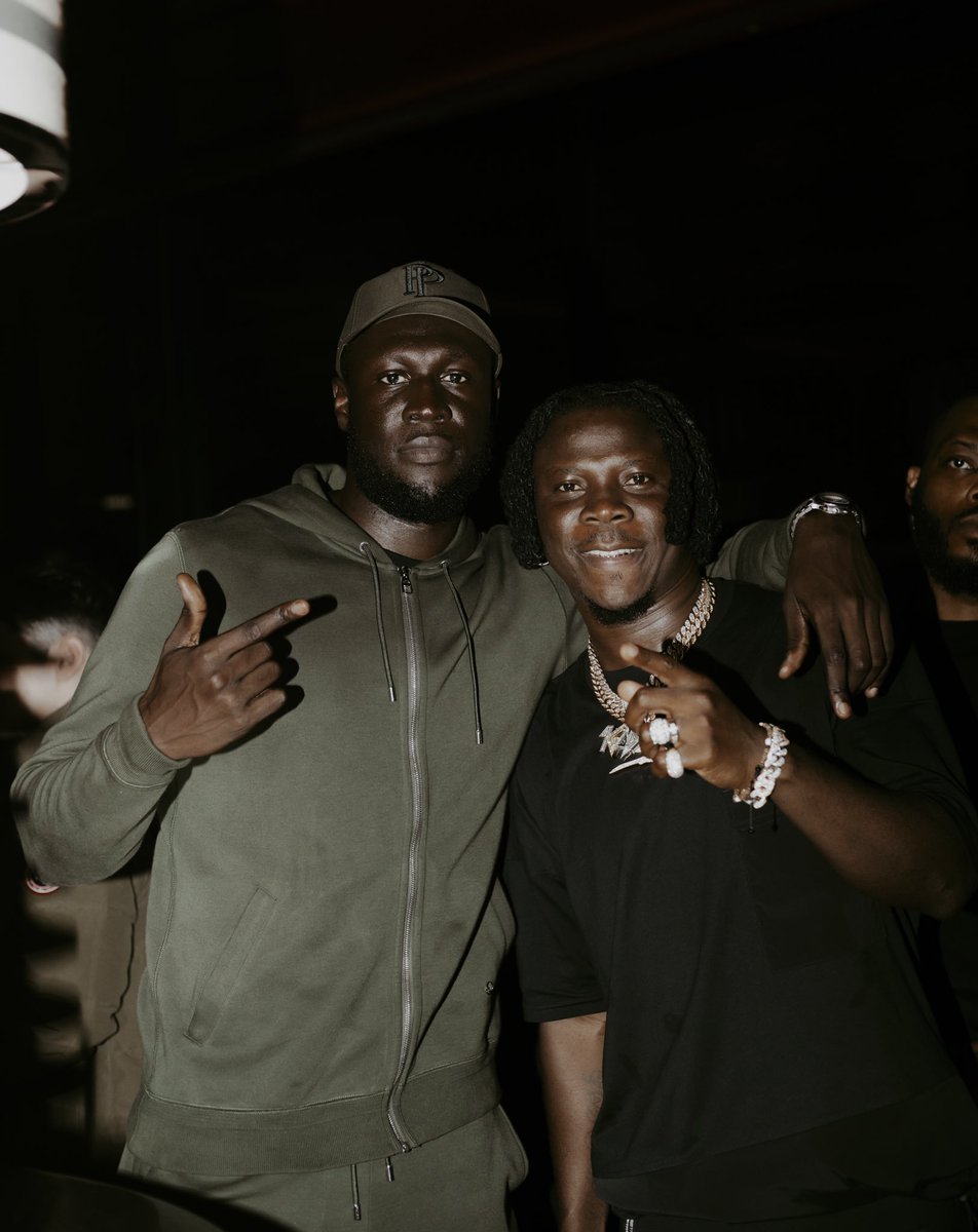 stonebwoy's tweet photo. London launch was loud on sunday, grateful to everyone for the support! 🇬🇧 28.04.23 #5thdimension

https://t.co/yVGMJpzfwl https://t.co/zFHeI0W4CF