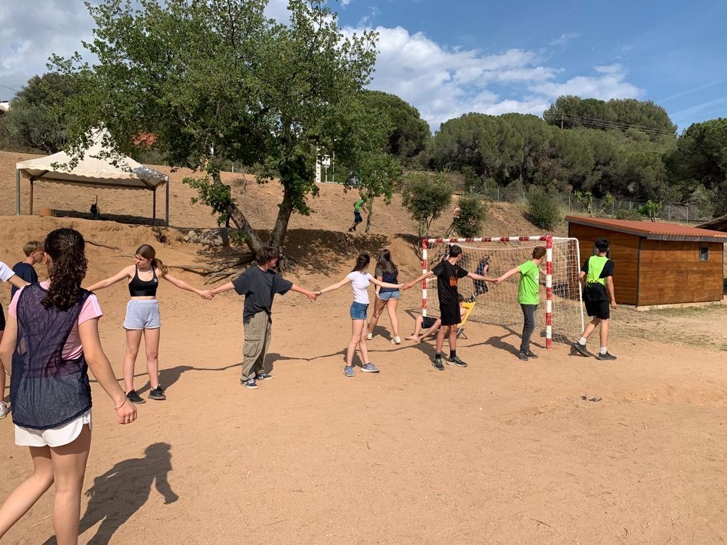 escolastlluis's tweet photo. Els alumnes de 2n d'ESO han realitzat una jornada de convivència al càmping El Pasqualet, una estada per cohesionar encara més el grup 🍃🏕️🥰

#convivència #alumnes #cohesió #educació #escolasantlluisgonçaga #naturalesa #ESO https://t.co/oGsuBDS80B