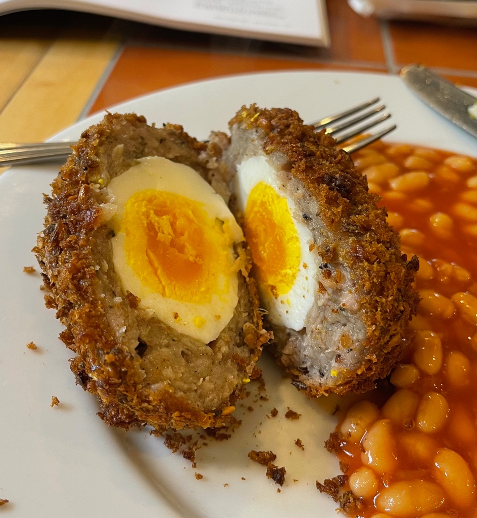 Using an Air Fryer can cut your cooking costs significantly. In our demonstrations I show how to cook scotch eggs - the recipe can be found here footprint-trust.co.uk/air-fryer-scot… #energysaving #costofliving #airfryer