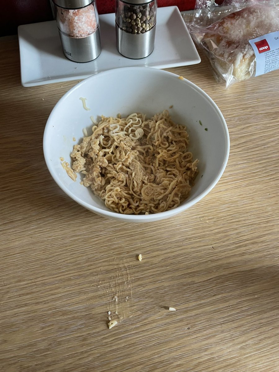 dandyboyminnie's tweet photo. my best friend tried to cook and it gives beomhan, i just see the same caotic person🥲 https://t.co/BeRTiTvN0G
