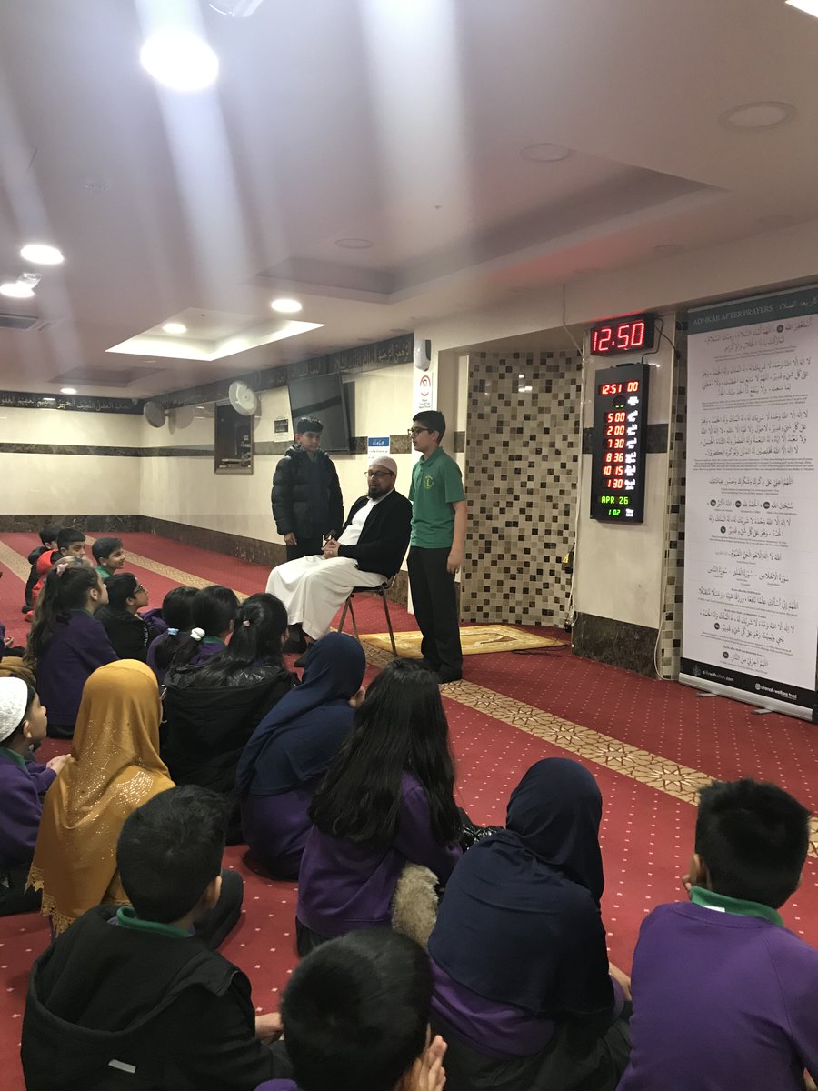 StLukesYear5H's tweet photo. Today, year 4 have enjoyed a trip to our local mosque in preparation for our learning about Muslim festivals and worship. @stlukesbury https://t.co/4ZlR2n6K4Y
