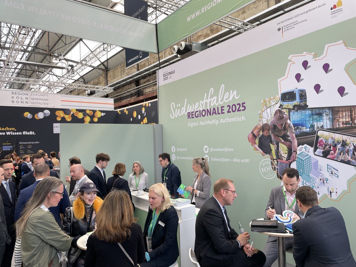 Toller Auftakt der Polis Convention mit Ministerin <a href="/inascharrenbach/">Ina Scharrenbach</a>! Wir informieren über die #regionale2025 in #suedwestfalen – mit Fokus auf Projekte der Stadt-und Quartiersentwicklung. 
Ihr findet uns an Stand A02.1 
#pcon @polisMagazin <a href="/MHKBD_NRW/">MHKBD NRW</a>