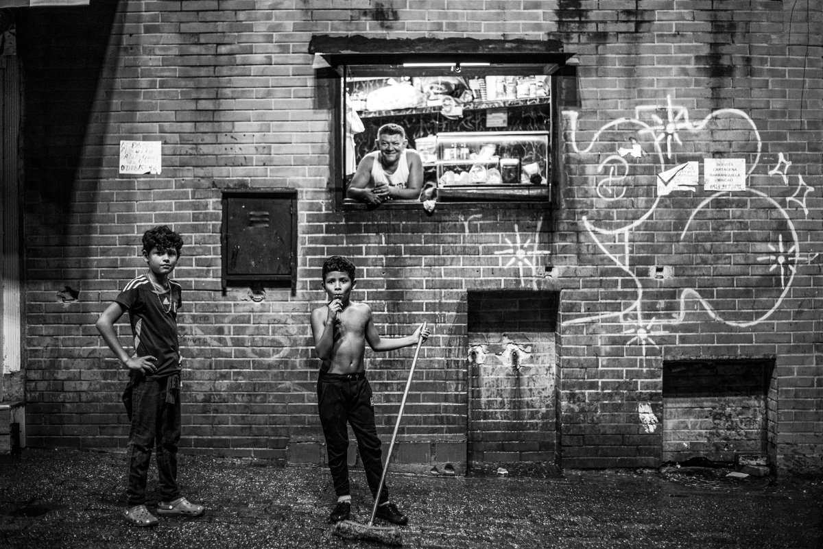 • Chacaíto, Caracas.
• 2022
• Fotos: Maxwell Briceño <a href="/briceno_maxwell/">Maxwell briceño</a>
• <a href="/cacriphotos/">© Cacri Photos</a>
-
*Compártenos tus fotos usando la etiqueta #cacriphotos
-

#locolectivonossalva
#fotografialatinoamericana #fotografiavenezolana