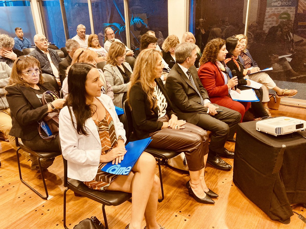 FernandaReina17's tweet photo. Participando del Taller de Cultura en la provincia de Tucumán, en la entidad de la @FETucuman.

En la apertura @Alemoccioli, directora de @CameCultura a continuación el Pte. del @CulturaTucuman Dr. Martín Ruiz.

@redcame @FEMPRENSA @FemMujeres 

#CAMEenTucumán
#AgendaFederalPyme https://t.co/gzwbO9YoQk