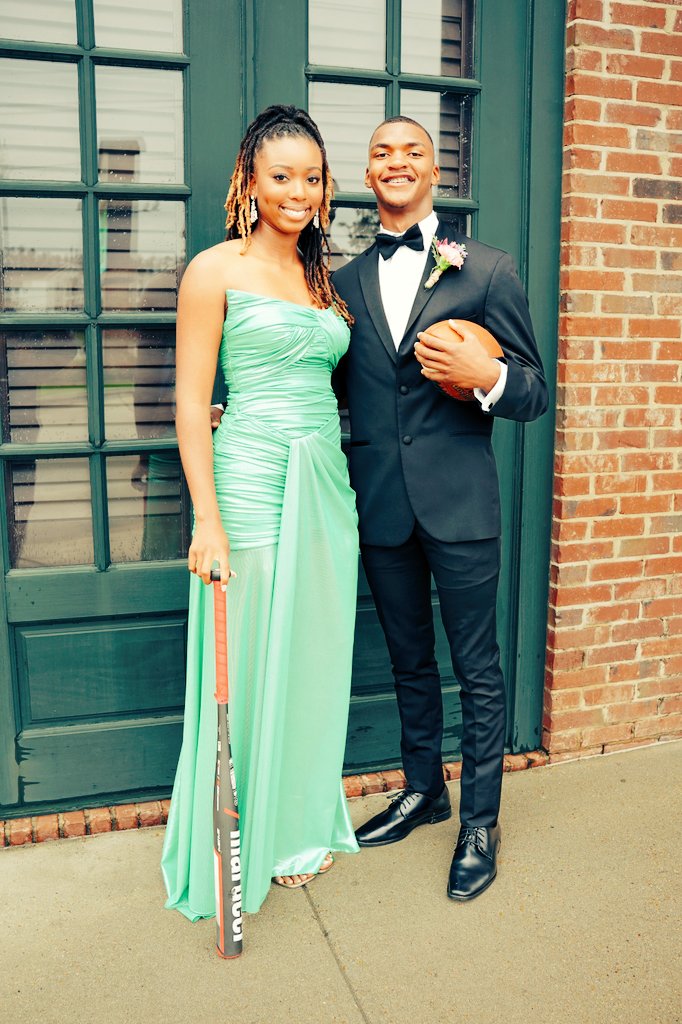 summerpowerss's tweet photo. 💙💛 Senior Prom 2023!!! #dreamincolor https://t.co/VIsqIVZBJs