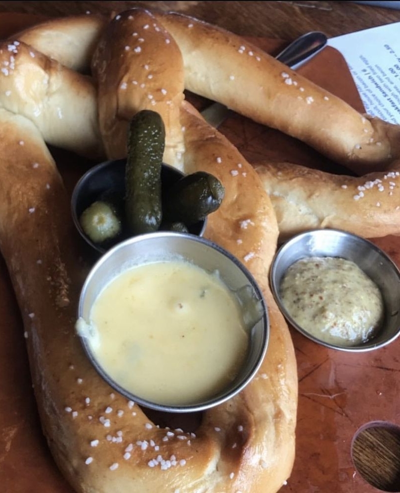 Don’t get it twisted – if you love all things chewy, doughy, and salty, you came to the right place 🥨 In honor of #NationalPretzelDay, we’re looping you in on where to find a delicious soft pretzel in Charlottesville. 
📍: @southstbrewery
📸: Krystal K.