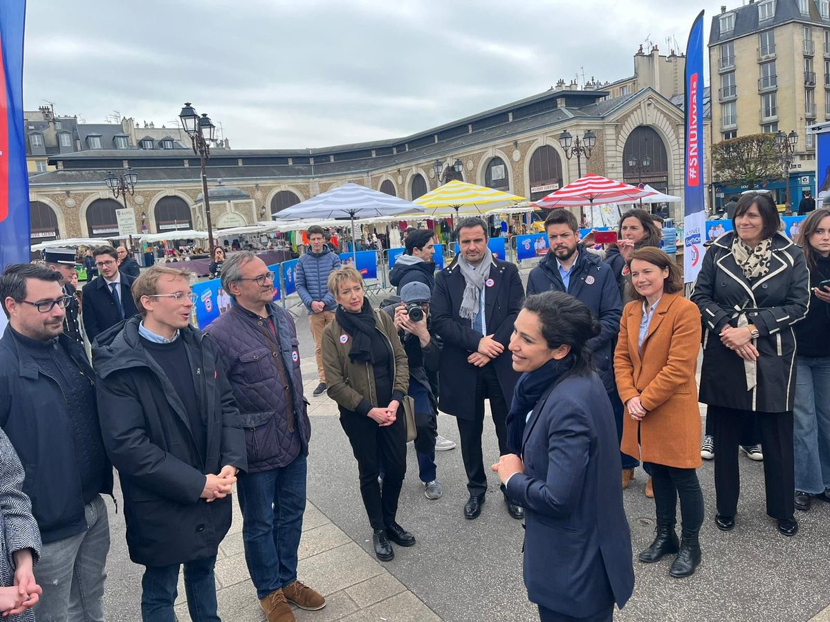 JBHamonic's tweet photo. 🇫🇷Je suis heureux, tout comme l’est @Villepreux78, de soutenir le @snujemengage avec conviction &amp; action. Véritable réussite dans les #Yvelines, nous recevions ce jour à @Versailles @sarahelhairy pour une nouvelle étape #SNUTour.

@AnneBergantz @RiDelepierre @LAURINTZIN @Prefet78 https://t.co/2TJ9aPdLop