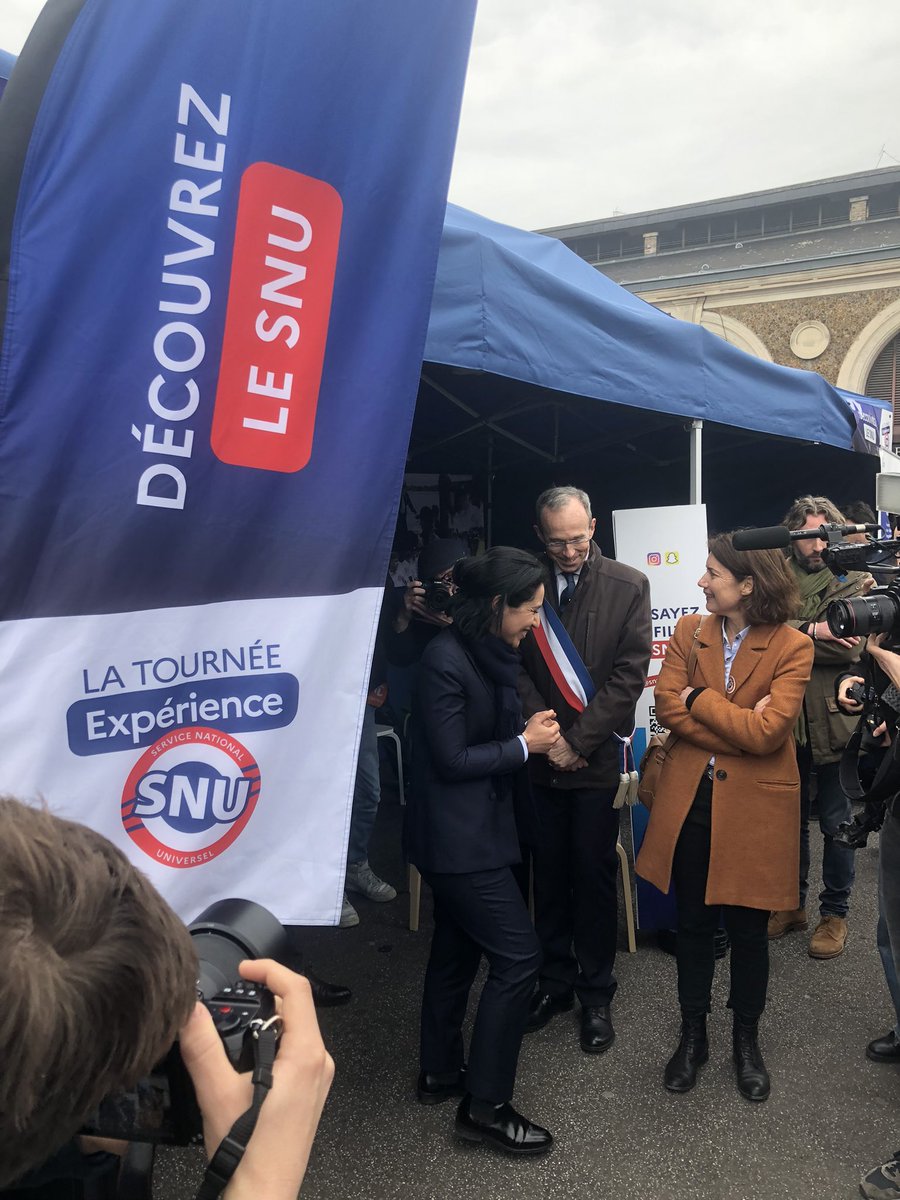 JBHamonic's tweet photo. 🇫🇷Je suis heureux, tout comme l’est @Villepreux78, de soutenir le @snujemengage avec conviction &amp; action. Véritable réussite dans les #Yvelines, nous recevions ce jour à @Versailles @sarahelhairy pour une nouvelle étape #SNUTour.

@AnneBergantz @RiDelepierre @LAURINTZIN @Prefet78 https://t.co/2TJ9aPdLop
