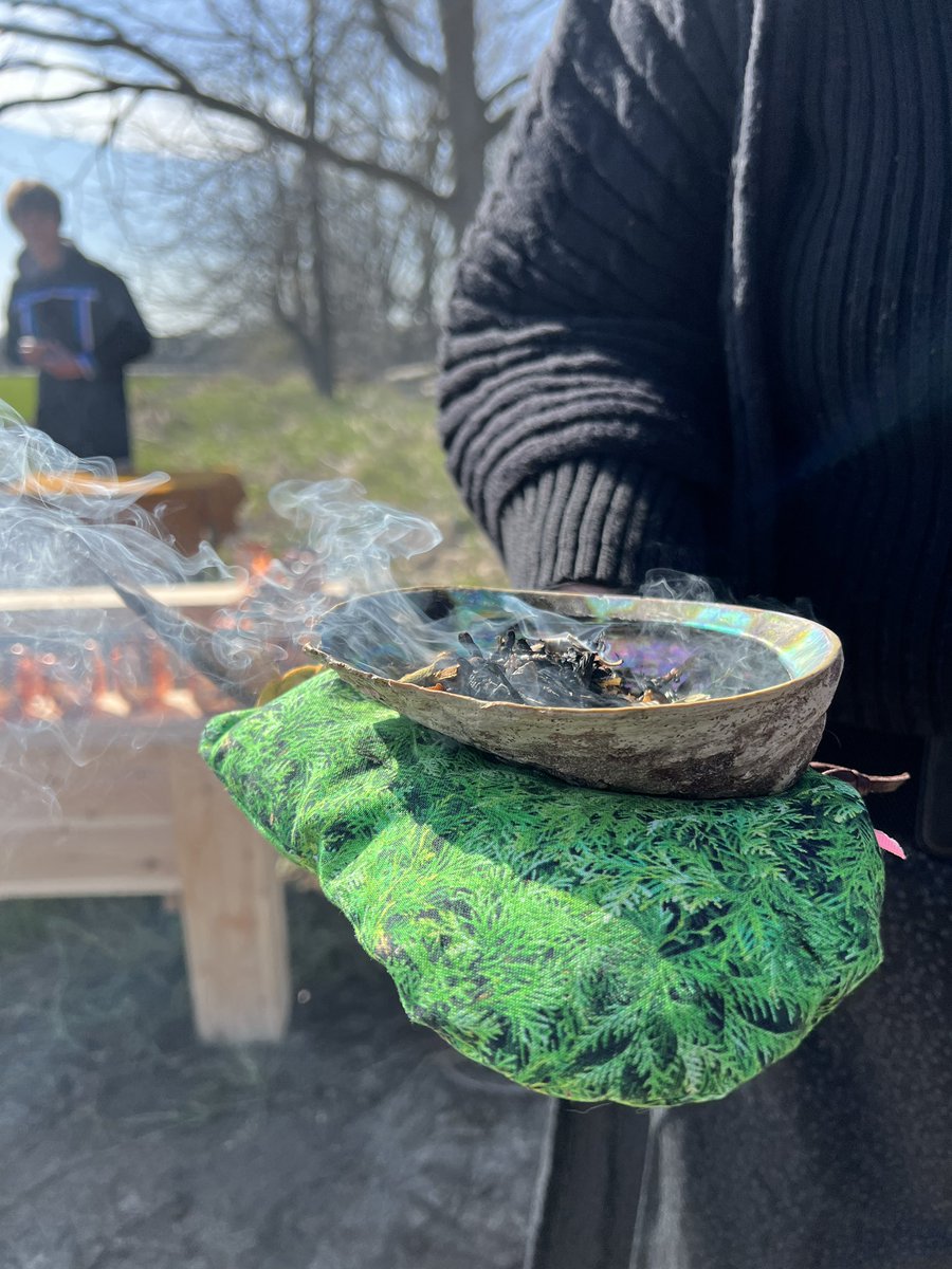 BirdmanODST's tweet image. At an #INDIGENOUS ceremony this morning in #Fergus 
I’ll be speaking this morning as well. 

Many nations and many ideas have come together to create this space.

This is the #Indigenous gathering circle in Fergus. 

We need one of these in #Guelph