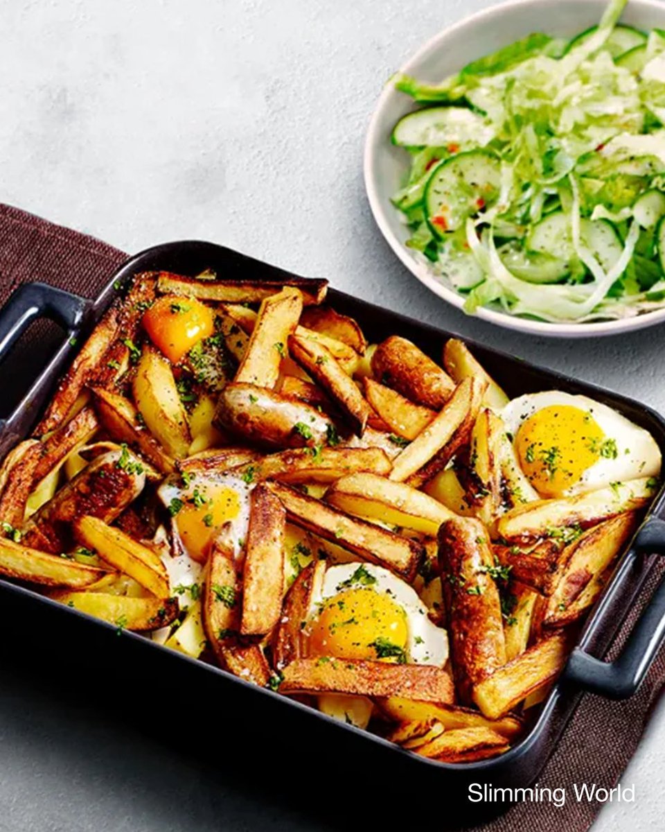 SlimmingWorld's tweet photo. Happy hump day 🤗 – we’ve got just the midweek meal to keep you satisfied 🙌. This one-pan wonder is quick, easy and saves on the washing up 🤩! Try our Sausage, chips and dippy egg bake 👉: https://t.co/AymsJdehvc https://t.co/kOLE8TVuPl