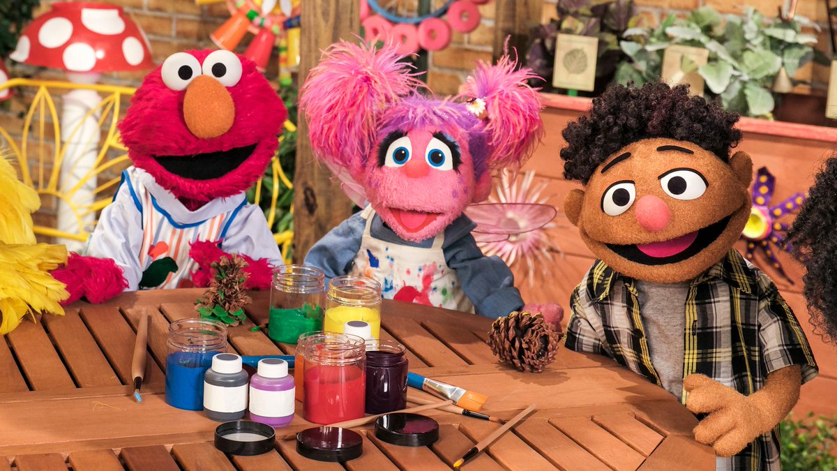 Elmo on Twitter "Do you want to do arts and crafts with Elmo? Come on