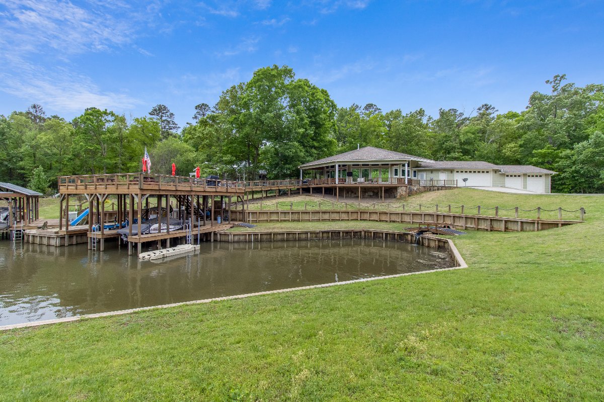 Tilmonmedia's tweet image. Ever wish you could sell your house faster?
Well, you can. And it's easier than you think!
Tilmon Photography offers Interior and Exterior images, Drone photography and Video Production can help you do just that. #realestate #shoplocal #longviewtx