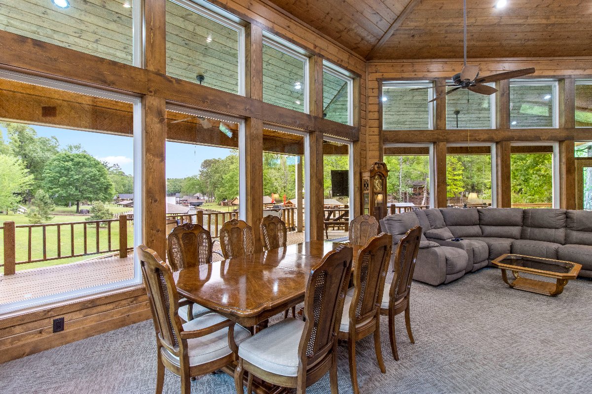 Tilmonmedia's tweet image. Ever wish you could sell your house faster?
Well, you can. And it's easier than you think!
Tilmon Photography offers Interior and Exterior images, Drone photography and Video Production can help you do just that. #realestate #shoplocal #longviewtx