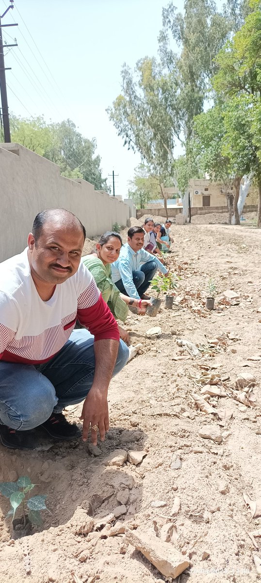 IaTeja's tweet photo. IA की माँग - GRADE PAY 3600

*#IADemands3600GP*

प्रशासन गांवों/शहरों के संग कैंपों में सबसे आगे रहकर रिपोर्टिंग की और सरकार की हर योजना को हर घर तक पहुंचाया इसलिये IA की मांग - GRADE PAY 3600 https://t.co/cuc8otgh0q